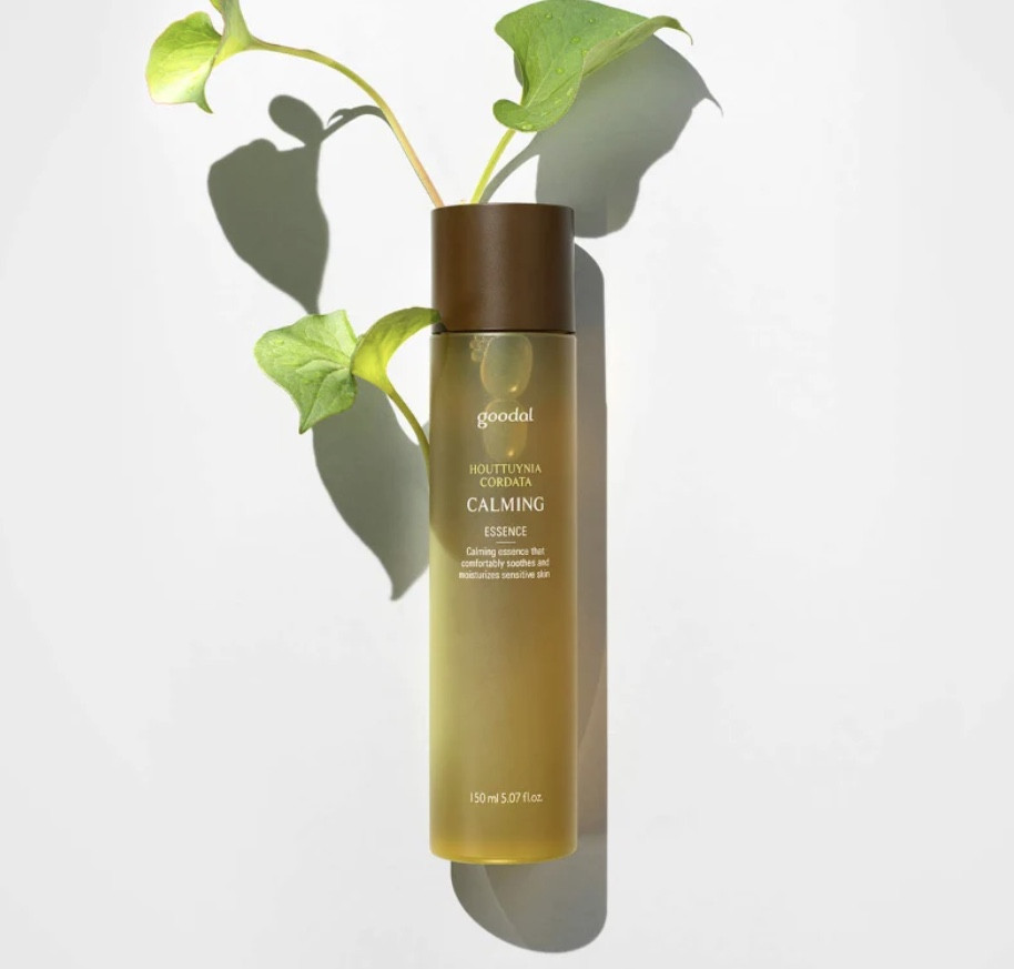 Заспокійлива есенція для обличчя Goodal Houttuynia Cordata Calming Essence 150 ml