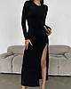 Шикарне чорне приталене плаття зі шнурівкою ззаду і спокусливим розрізом на нозі з мікродайвінгу, фото 3