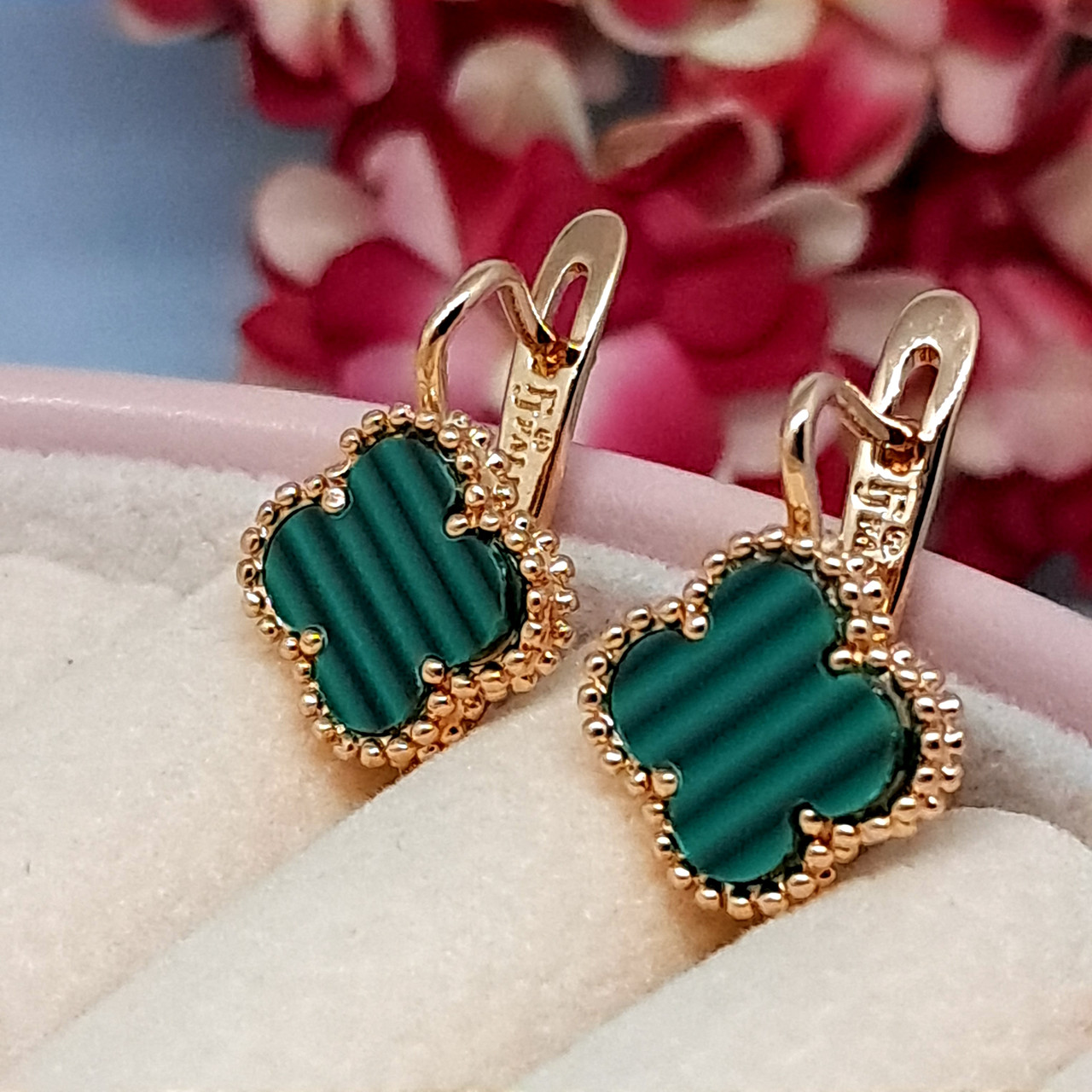 Жіночі сережки з медичного золота фірми Fallon Jewelry, колір зелений, С-2846