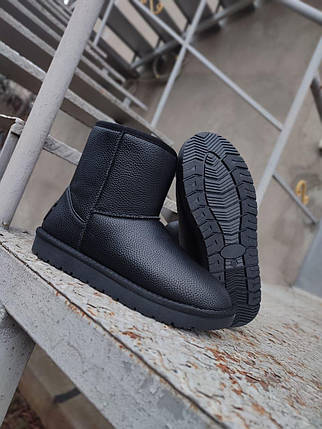 UGG Угги из натуральной кожи мужские ЧЕРНЫЕ высокие (h=20) без застежки унискс полусапожки зимние, фото 2