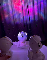 Проектор зоряного неба "Космонавт" з пультом, з USB, Білий / Нічний світильник зоряне небо з таймером