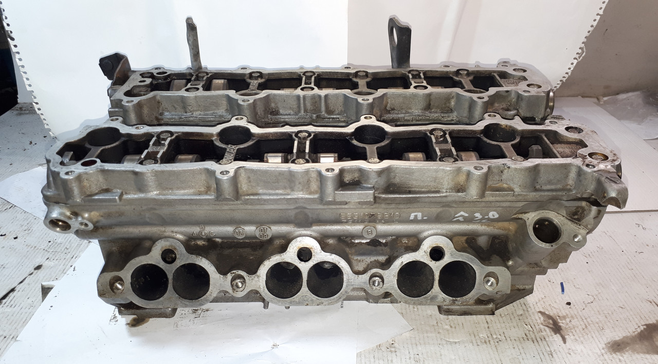 Головка блоку циліндрів 9631076610 ГБЦ 3.0 V6 Рено Лагуна 2 Renault Laguna II Пежо Сітроен
