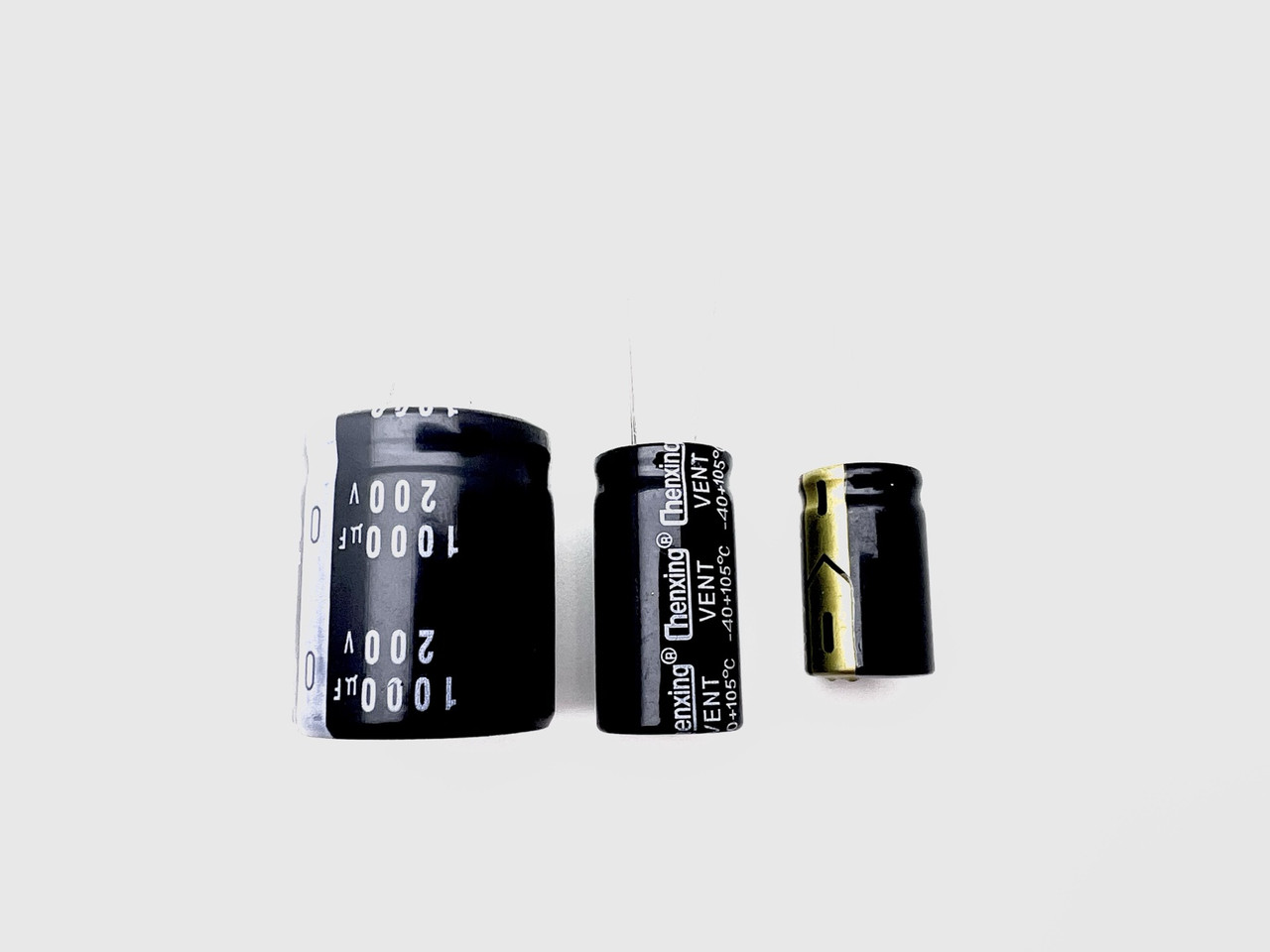 Конденсатор електролітичний 68 мкФ х 400В