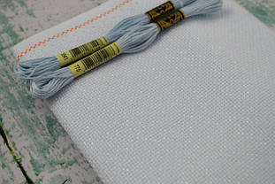 Канва для вишивки 3706/5120 Aida 14 каунт Zweigart Stern-Aida колір - блакитний з перлиновим люрексом (50х55см)