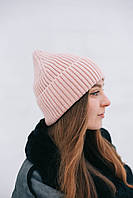 Стильная женская розовая шапка