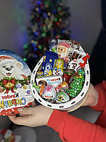 Новорічний подарунковий набір Кіндер для дитини, СвітБокс у дерев'яній коробці Кіндер Сюрприз