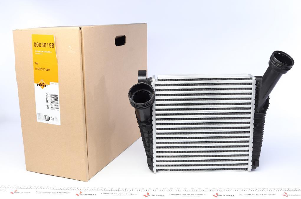 Радіатор інтеркулера Audi Q7/VW Touareg 3.0/4.1 03- (R) NRF 30198 UA62, фото 1