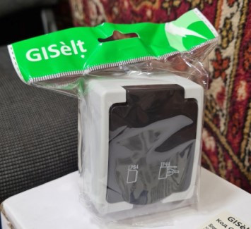 Розетка 1-а зовнішня накладна вологозахисна із кришкою, IP54 Elbrus GISelt G528007, фото 1