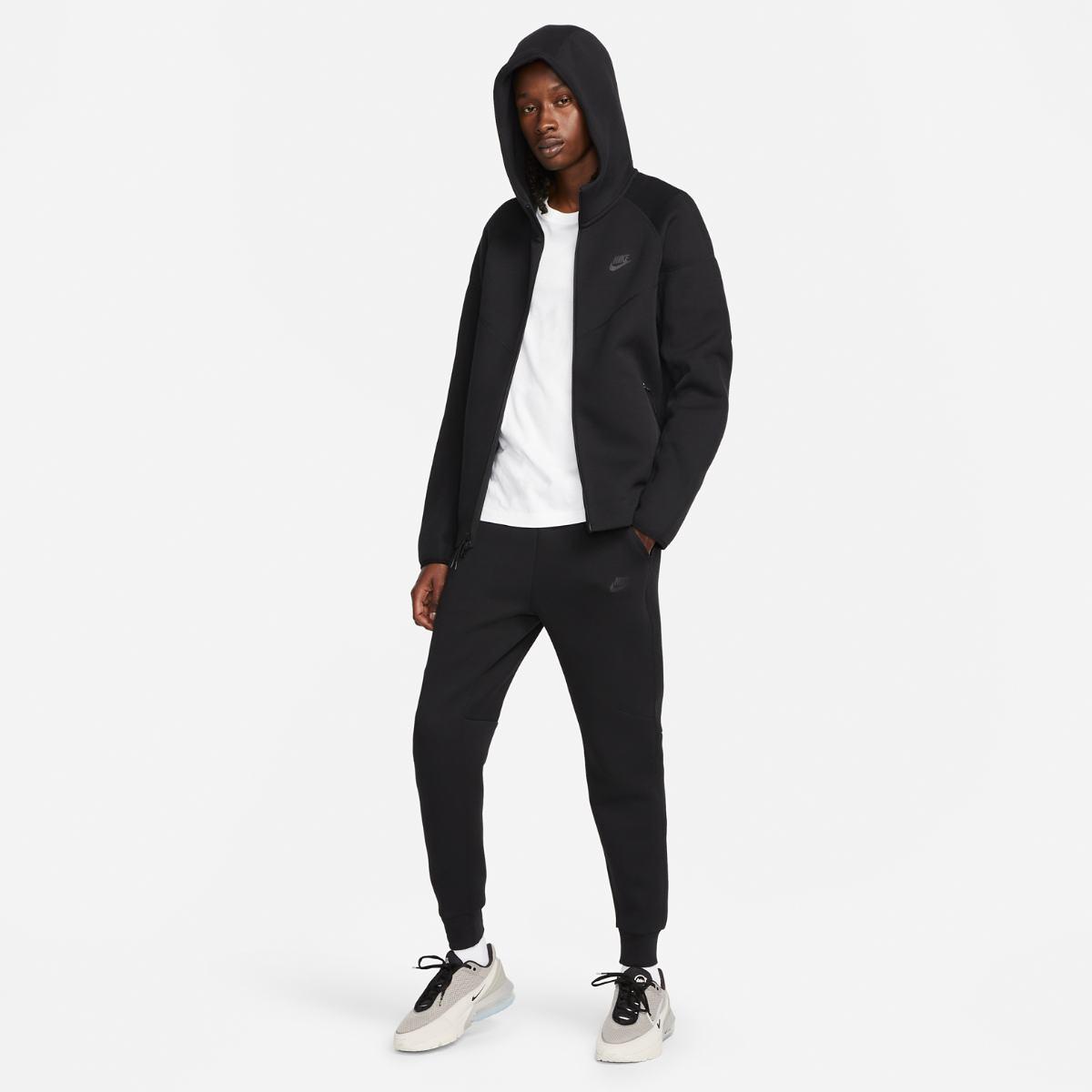 Кофта Nike Sportswear Tech Fleece Hoodie FB7921-010 - фото 2 - id-p2051040566