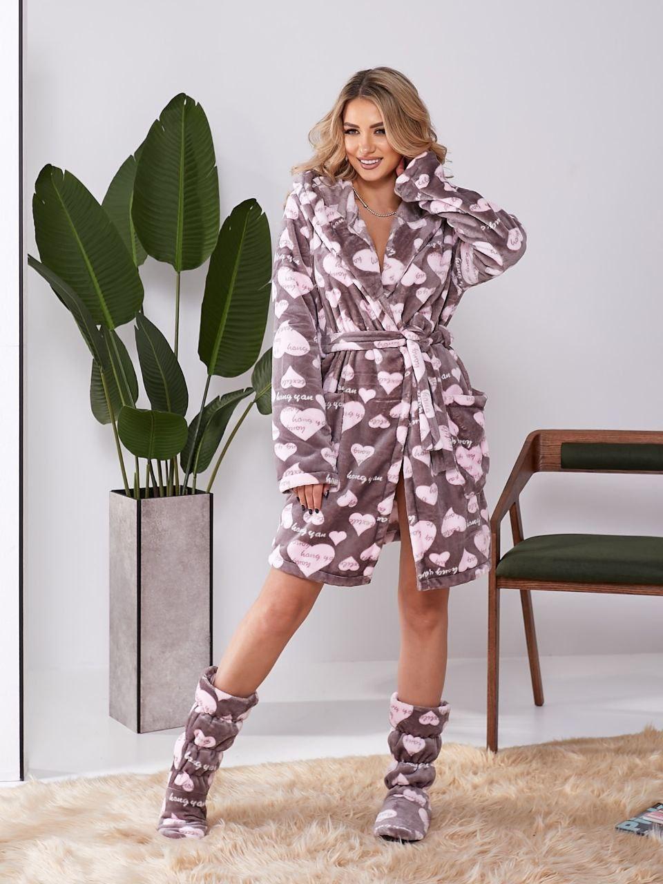 Теплий жіночий короткий махровий wellsoft халат з капюшоном набір із чобітками стильний домашній одяг, фото 1