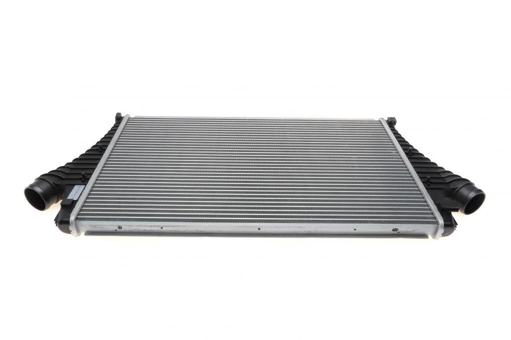 Радіатор інтеркулера Opel Vectra/Signum 2.0T/2.2DTI 02-08/Cadillac BLS 2.0T 06- NRF 30858 UA61