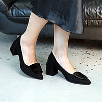 Элегантные женские туфли из натуральной замши черного цвета на каблуке