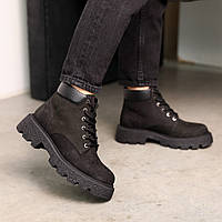 Стильные женские ботинки из нубука на натуральном меху черного цвета на молнии и шнурках