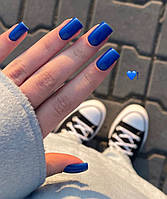 Короткие накладные ногти синего цвета без дизайна