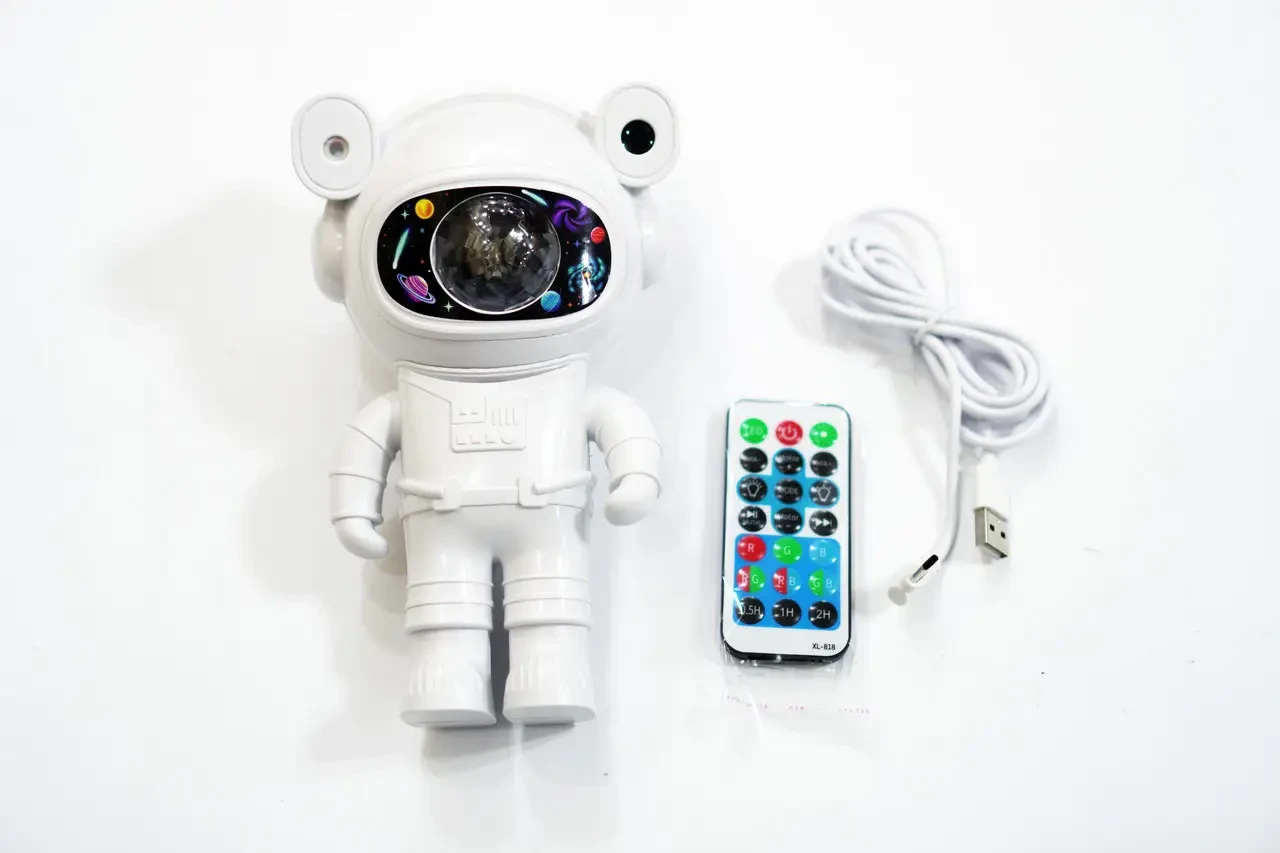 Нічник проєктор зоряного неба Космонавт-астронавт із пультом