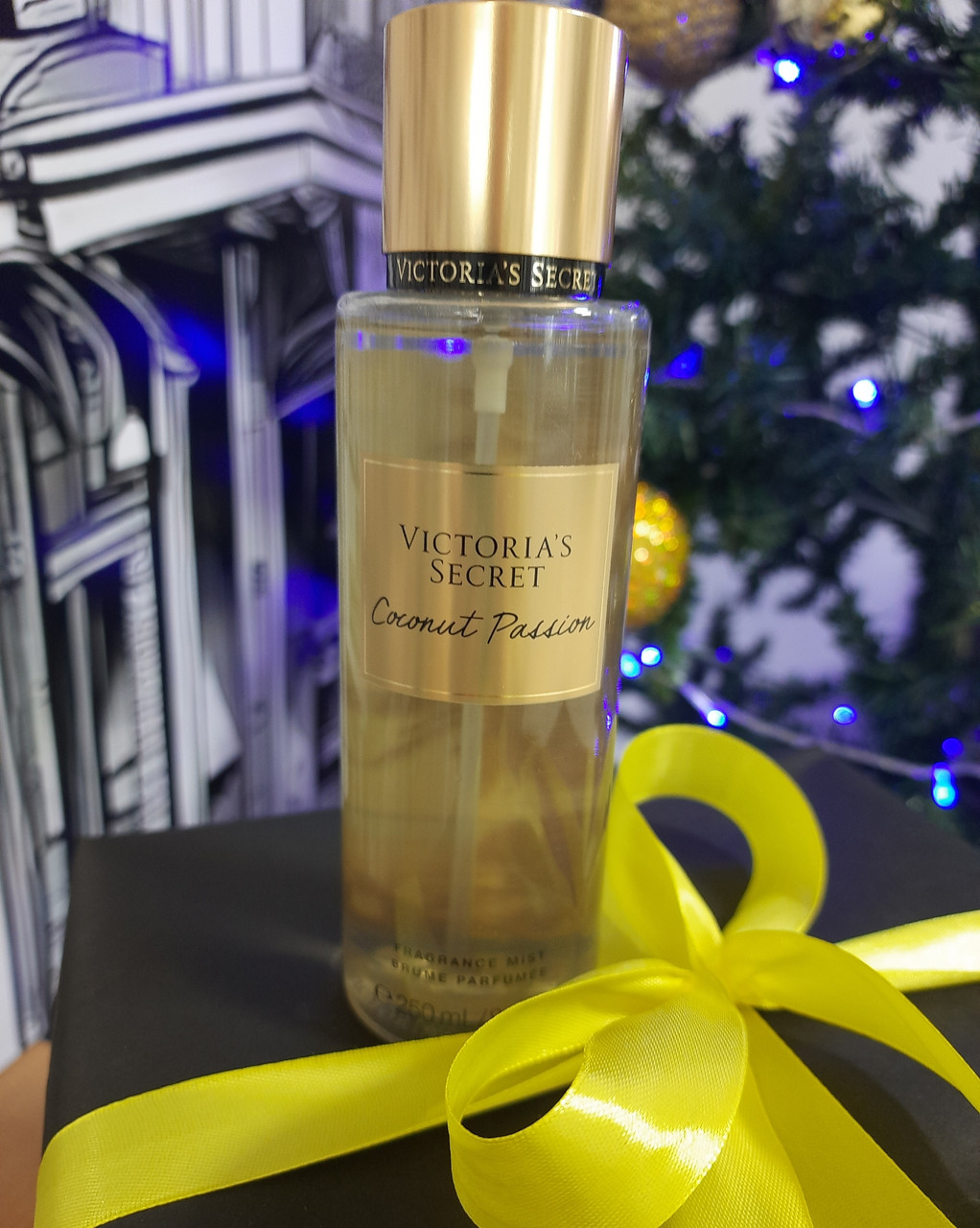 Парфумований спрей для тіла Victoria's Secret Coconat Passion fragrance mist 250 ml.