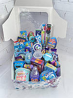 Подарочная коробка с угощениями для мальчика, Сладкий бокс с игрушкой и конфетами