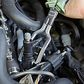 Роз'ємні кліщі для паливних фільтрів та паливних конекторів SATRA S-FL2 Кліщі для масляних трубок