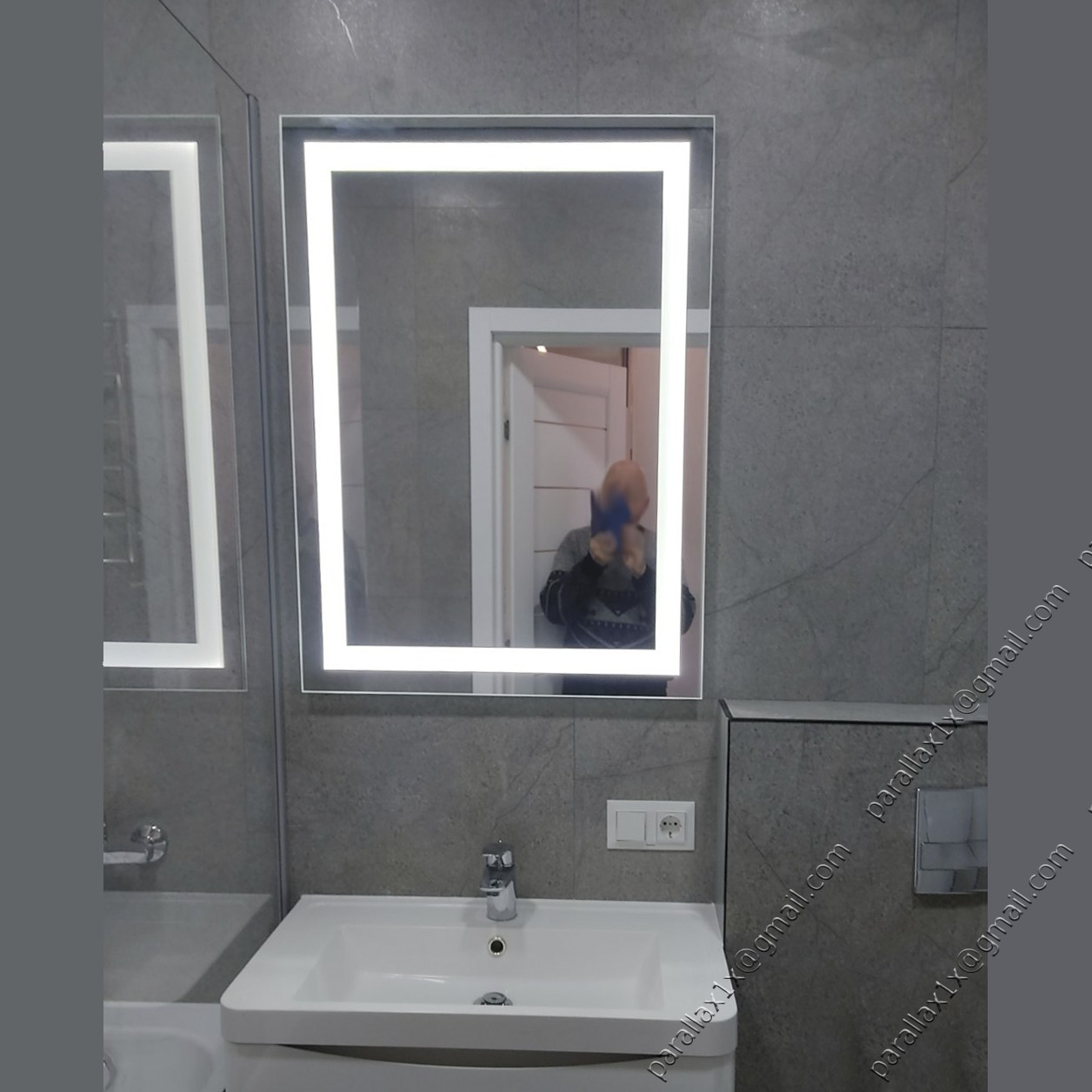 Дзеркало з LED-підсвіткою, 700х900 мм, L2А