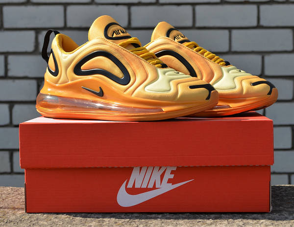 Nike Air Max 720 Desert Gold