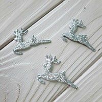 Олень у стрибку з фетру з блискітками срібло