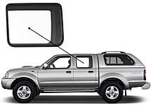 Бічне скло Nissan King Cab 1998-2005 задніх дверей ліве