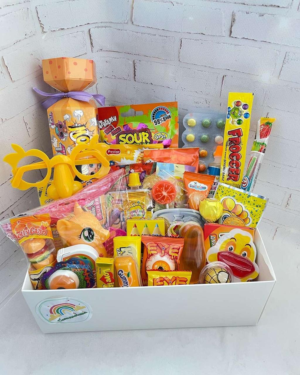 Помаранчевий Surprise Box для дітлахів, Подарунок із солодощів, Барвистий SweetBox з іграшкою сюрпризом