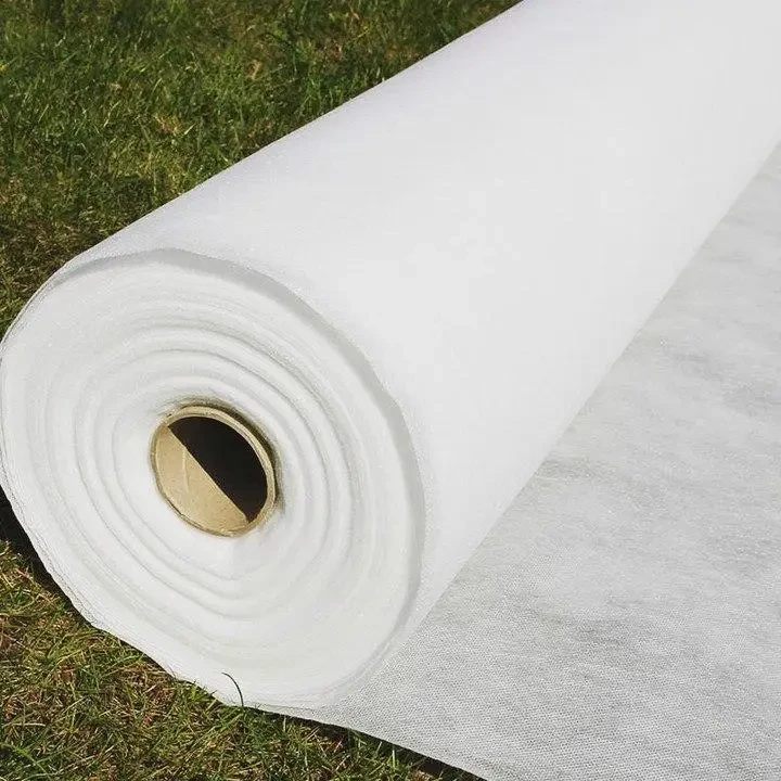 Біле агроволокно 30 г/м2 "Агрокремінь" Україна Ширина у розвороті 1.60. Довжина 100м. Стабілізація від сонця 4%