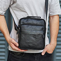 Кожаная мужская наплечная сумка черного цвета Leather Collection