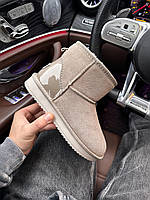 Зимние женские ботинки UGG Mini Light Brown (лак.пятка) 40