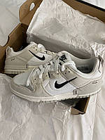 Стильні кросівки Nike Dunk Low Disrupt 2 Pale Ivory Black 37