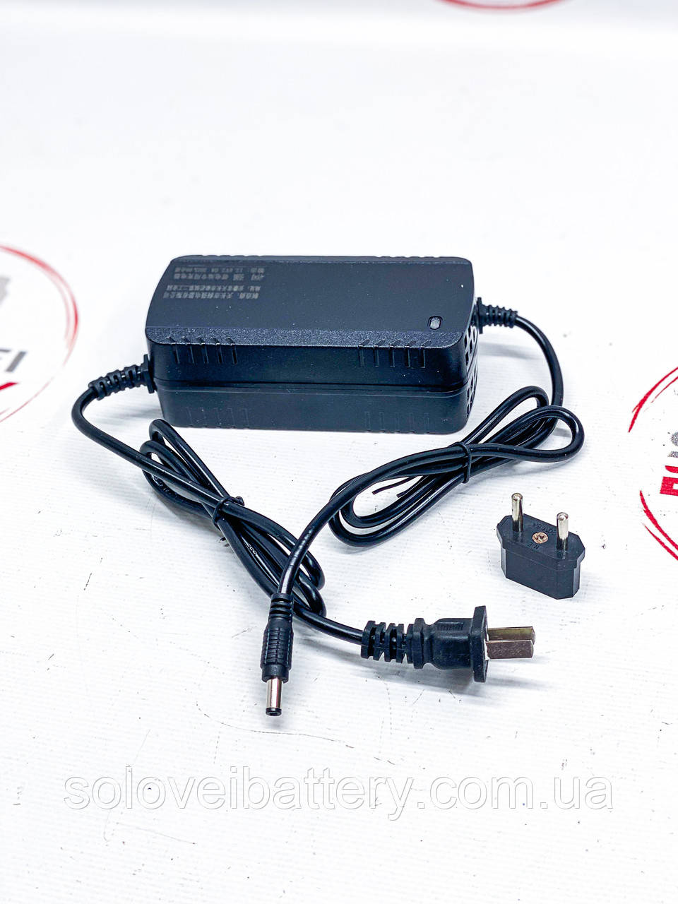 Зарядний пристрій 12,6V 2A