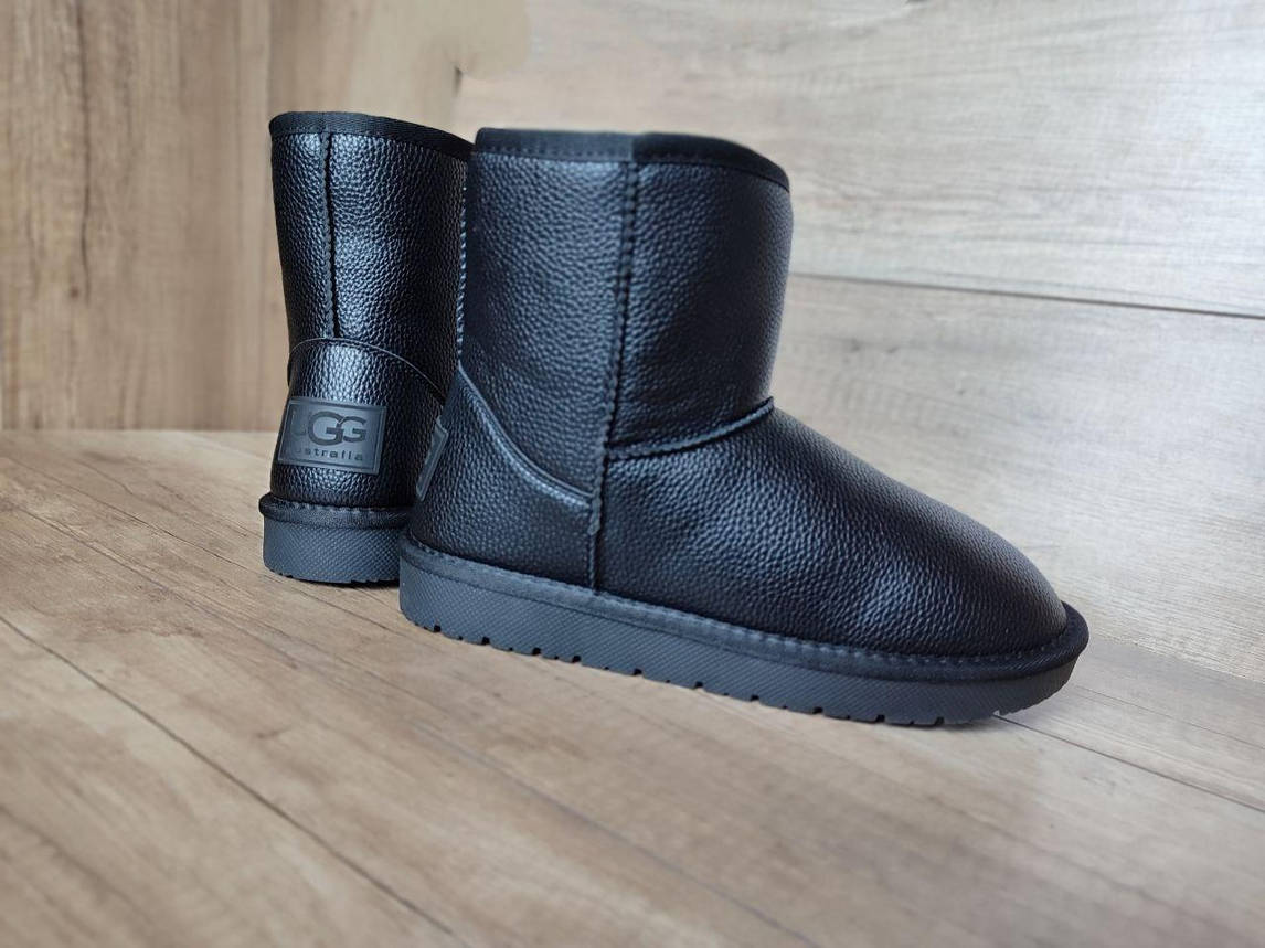 Угги ЧЕРНЫЕ без застеэки из натуральной кожи мужские с лейбл UGG 41р-45 р, фото 1