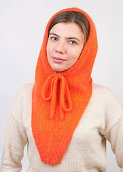 Жіночий в'язаний капор з ангорі морквяного кольору без підкладки