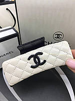 Заколка краб большой белый для волос с логотипом Chanel