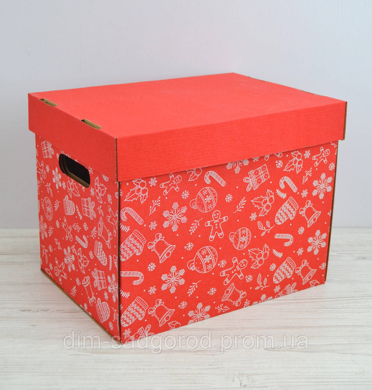 Коробка новорічна візерунки червоні 31,2*23,6*25см