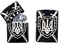 Зажигалка бензиновая герб України на щите Zorro в жестяной коробке чёрная
