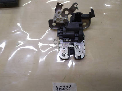 Замок кришки багажника 4 ПІНА ЕЛЕКТР AUDI Q5 08-16 000046221