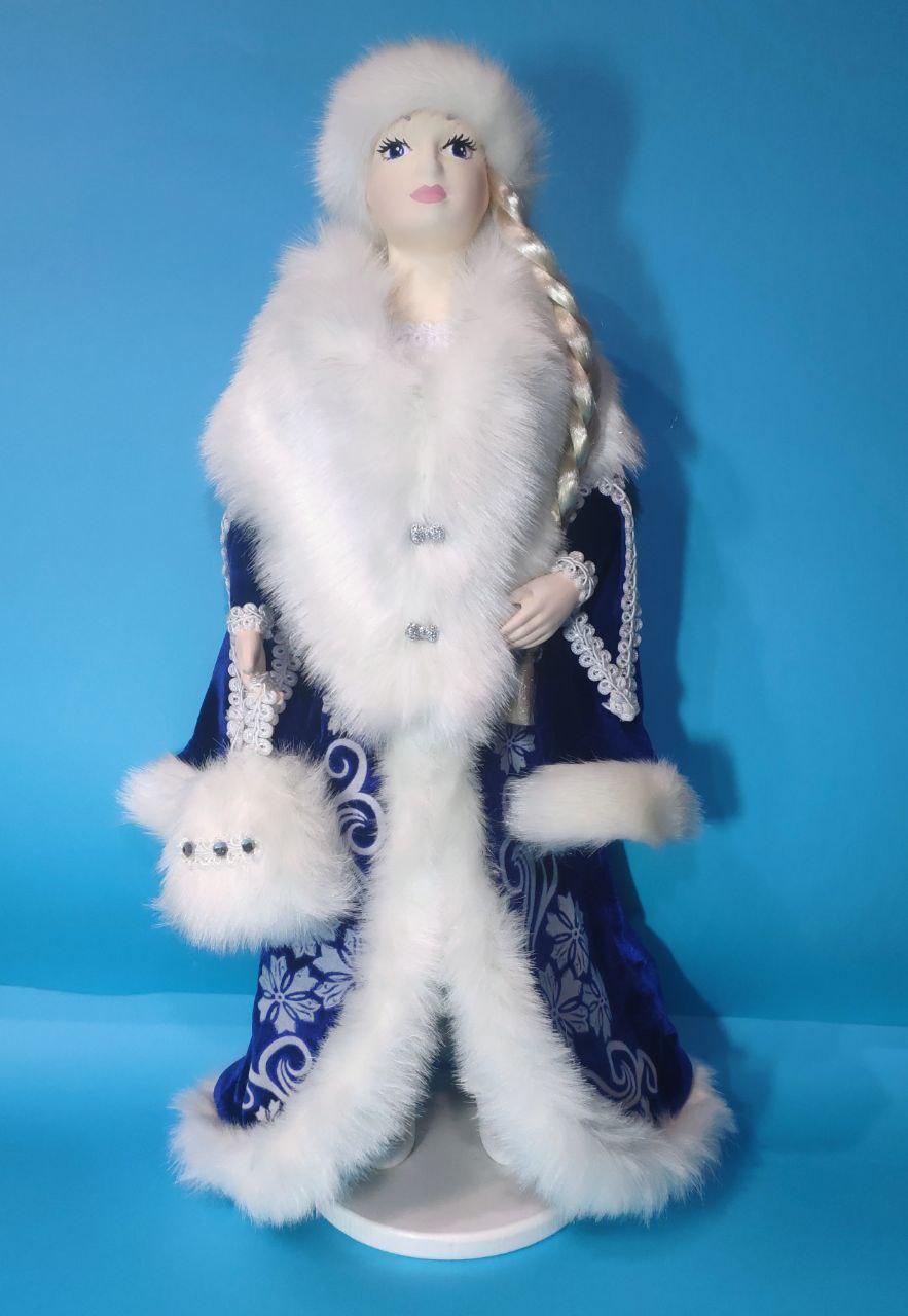 Снігуронька з сумочкою 0452