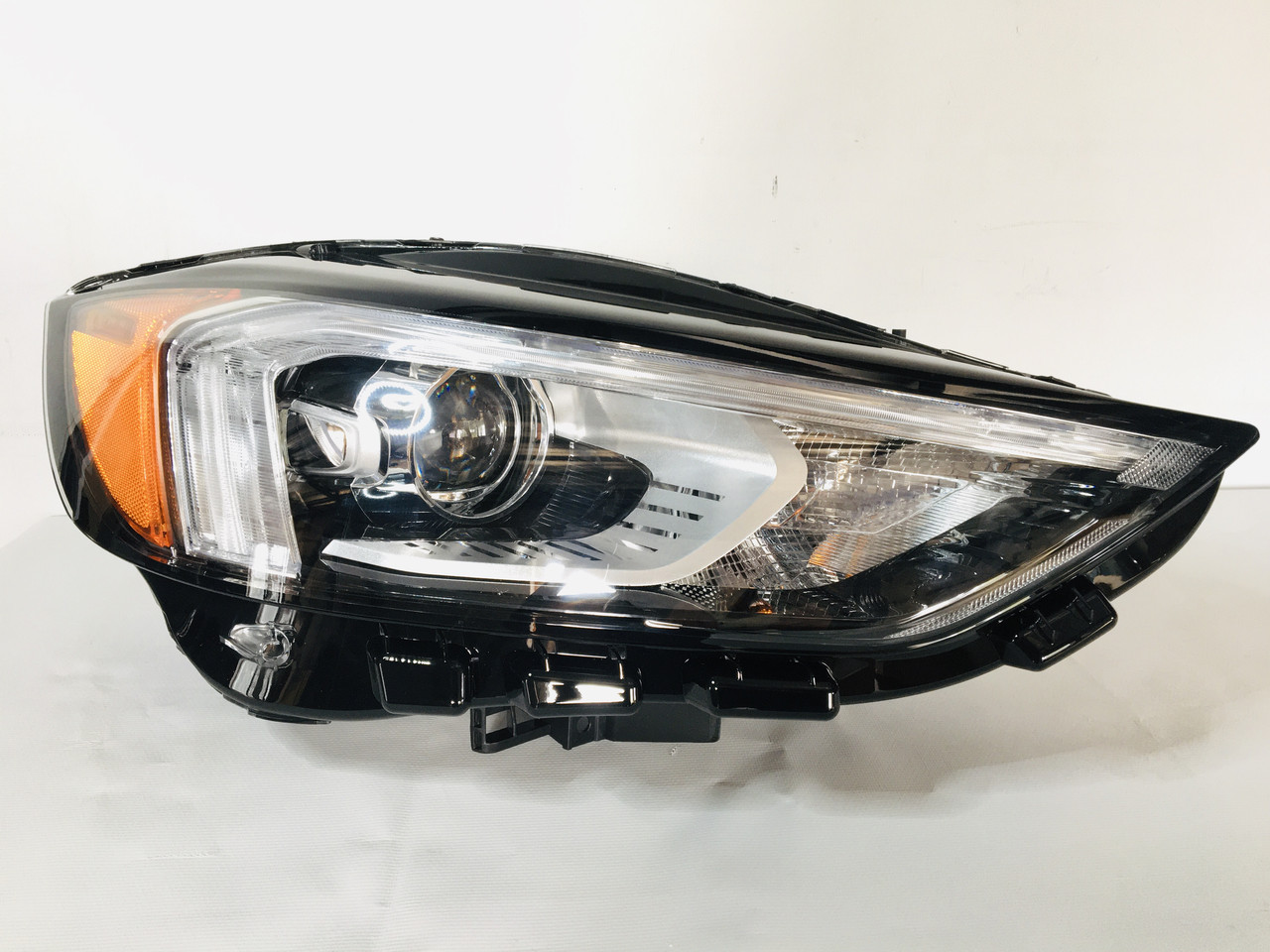 Фара Led ДХО Led вія права Ford Edge 2019 KT4Z13008-А
