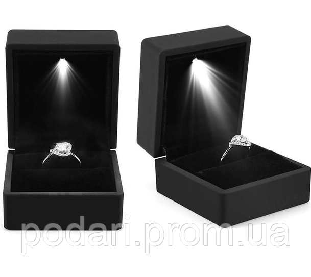Футляр для кільця з підсвіткою, коробочка з LED-підсвіткою для прикрас чорна GH897-01