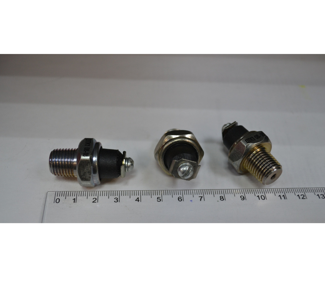 Датчик авар.тиску масла ММ-111 (під болт)