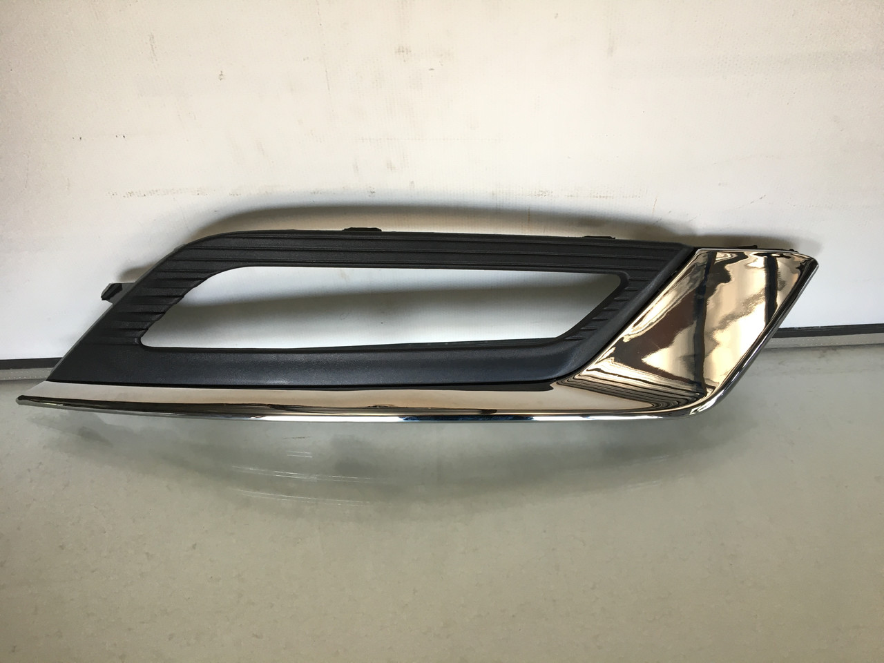 Решетка бампера Ford Fusion mk5 17-18 правая под птф хром галоген HS7Z17B814 BA