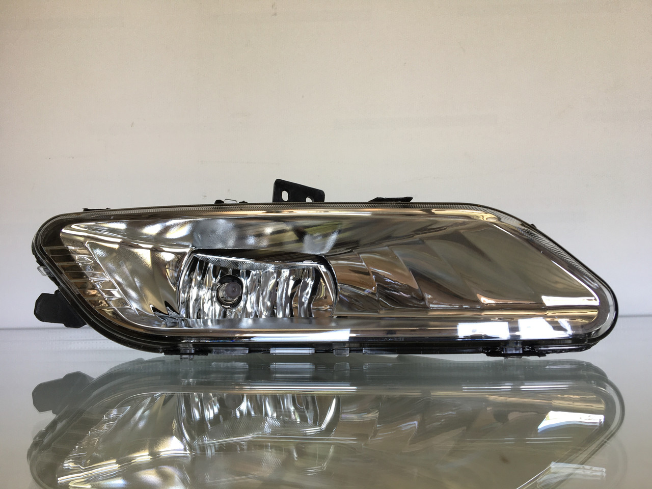 Протитуманна фара Ford Fusion mk5 17-18 галоген ліва HS7Z-15201-A