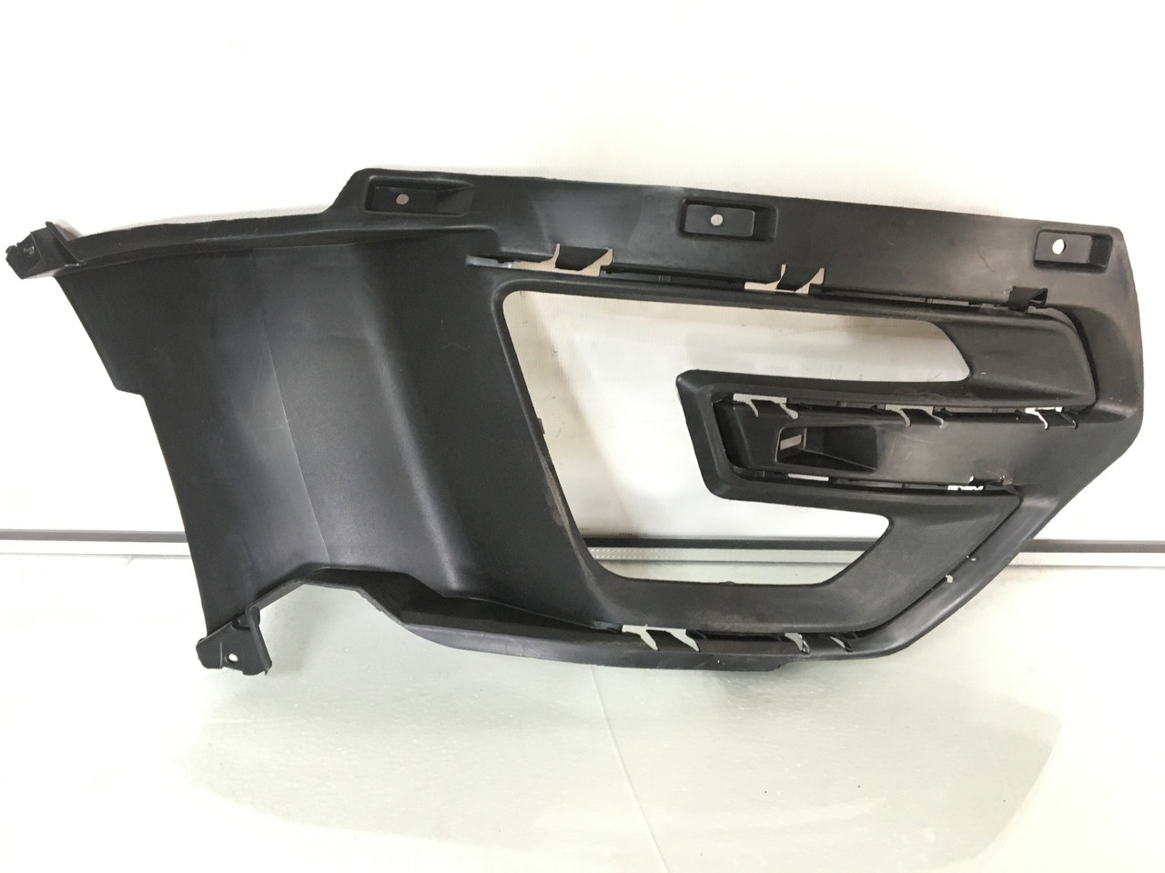 Заглушка ПТФ права Ford Explorer 2016-2017 FB5Z17B968-AA