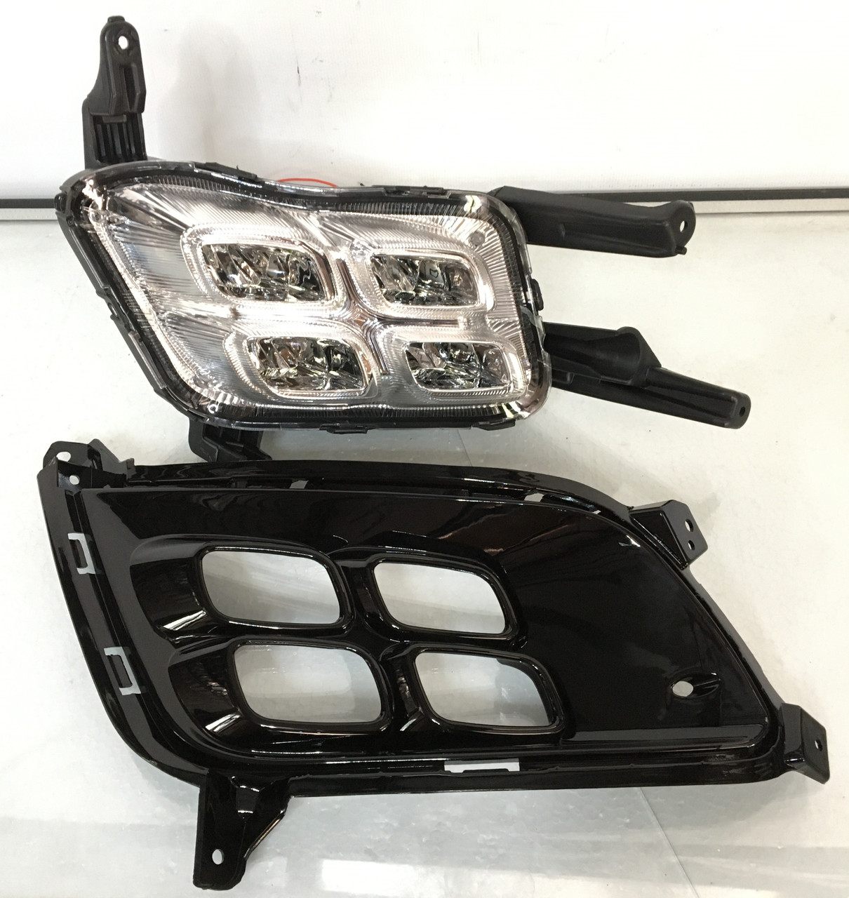 Фара протитуманна з накладкою птф права Kia Optima K5 2015 922022T550, 865522T520 галоген, фото 1