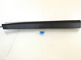 Накладка дверей нижня передня ліва Jeep Compass 2017-2020 5UP25RXFAB