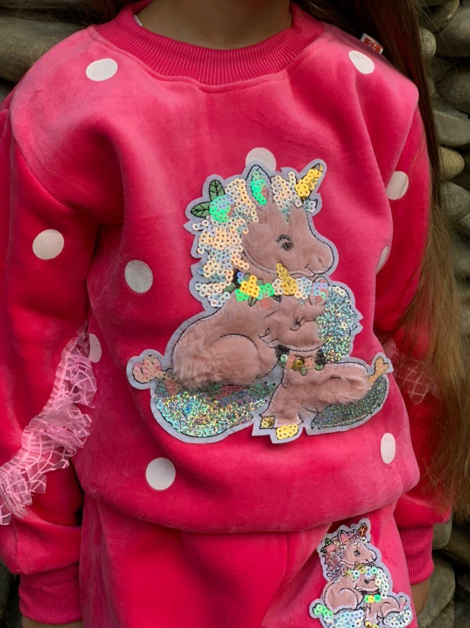 Детский костюм для девочки "Единороги", велюровый с флисовой подкладкой, малиновый, на рост 86. - фото 2 - id-p2054677544