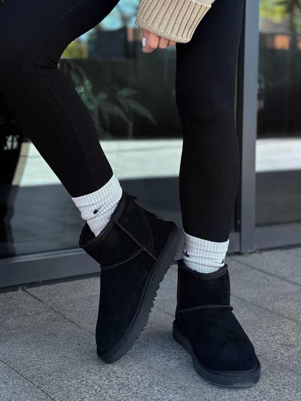 Чоловічі стильні уги Ugg Mini Black Suede (чорні) модне зимове взуття UG075 Уги топ, фото 1