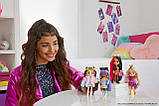 Лялька Барбі Екстра Мініс Модниця в рожевому пухнастому кожушку Barbie Extra Minis #9 Pink Faux Fur Coat, фото 6